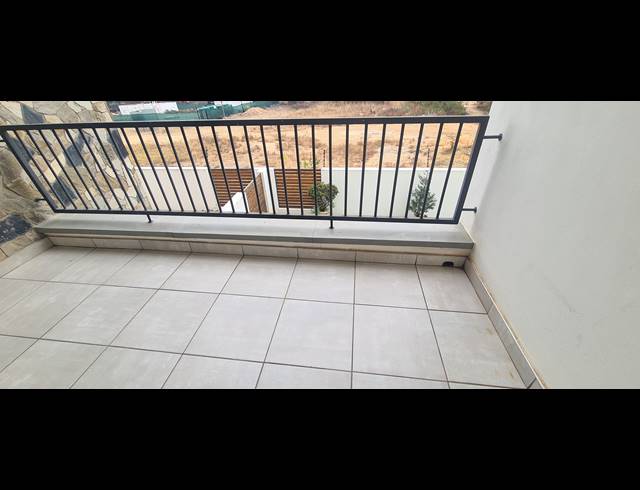 2 BEDROOM APARTMENT RENTED IN CROWTHORNE AH